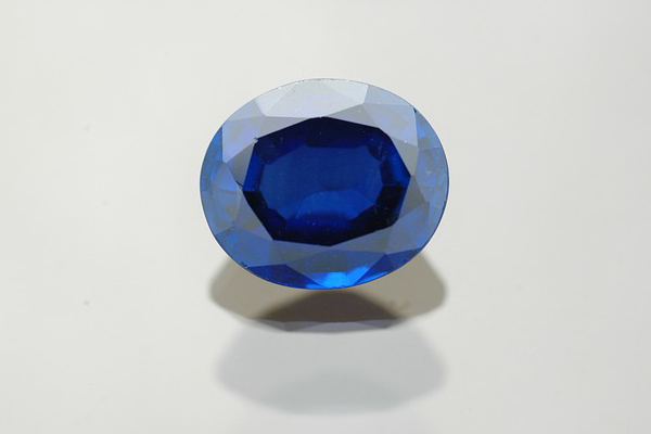 Blaue Sapphire aus Ratnapura in Sri Lanka gelten als hochwertigste