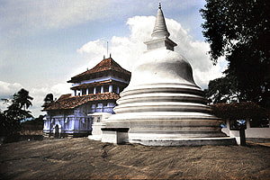 Lankathilaka image house and stupa