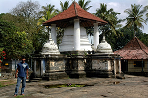 Vijayotpaya stupa of Lankatilaka