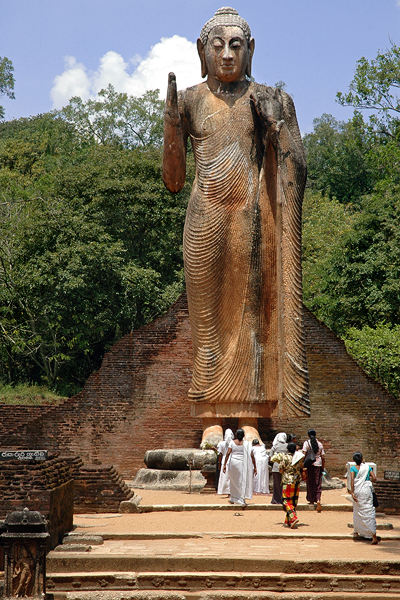 Maligawila Buddha statue