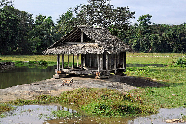 Awariyawala Ambalama near Pilikuttuwa