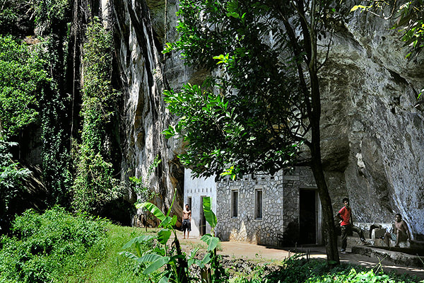 Batadombalena in Ratnapura District