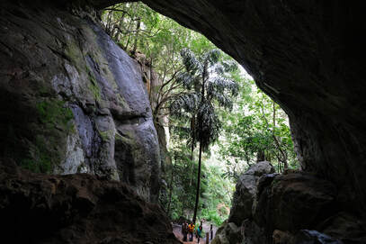 entrance of the Ravana Cave in Ella