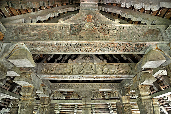 woodcarvings of Panavitiya Ambalama