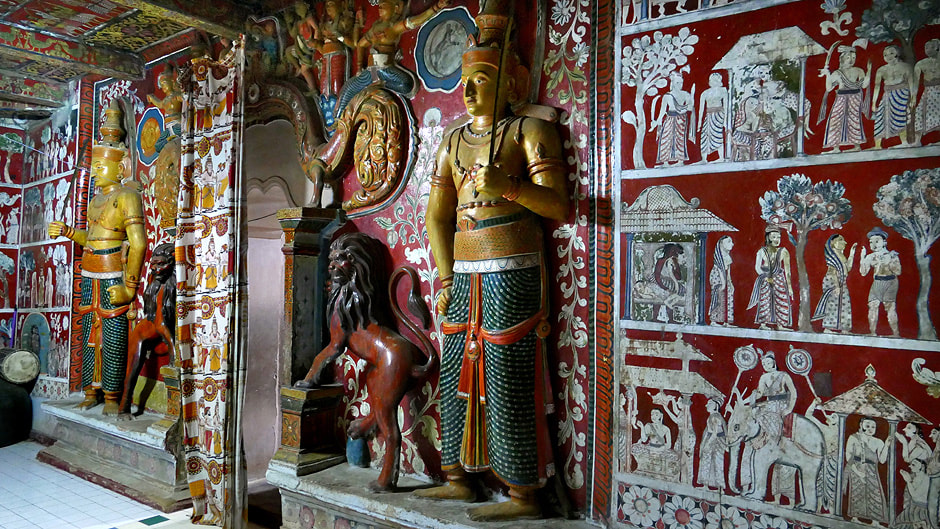 guardian statues in front of the central shrine in Hanguranketa