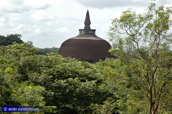 Rankot Vehera in Polonnaruwa