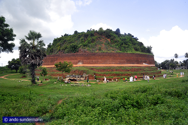 giant stupa in Digavapi