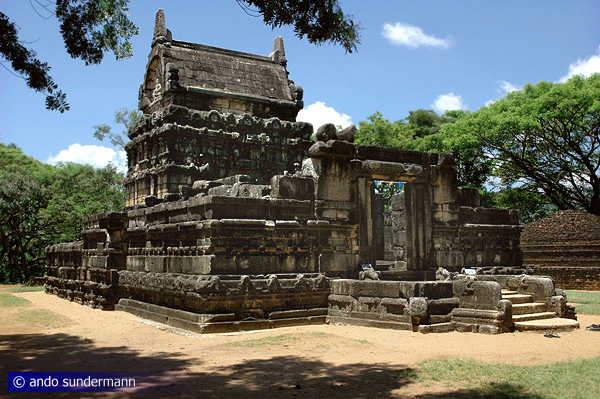 Sri Lankas Steintempel Nalanda Gedige im Pallava-Stil