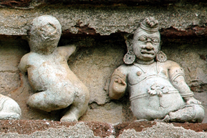 Ganas at Tivanka in Polonnaruwa