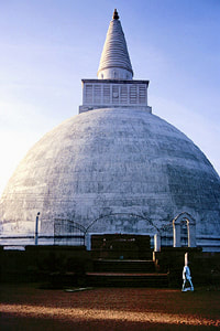 Mirisavaeti stupa in Anuradhapura