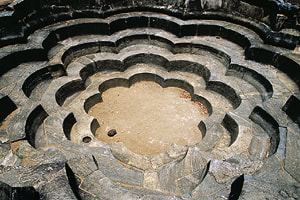 Lozus-shaped bath Nelum Pokuna in Polonnaruwa