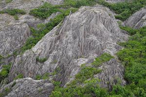 rose quartz mountain of Jathika Namal Uyana