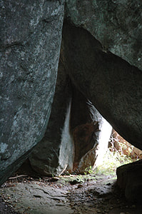 rock shelter in Pidurangala near Sigiriya
