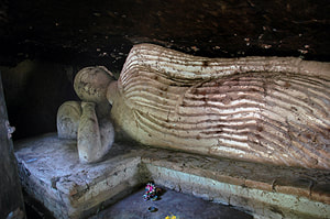 Kandyan reclining Buddha in Haththikuchchi