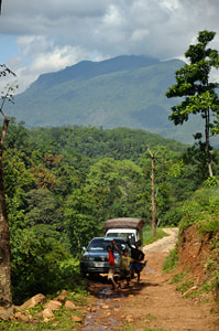 gravel track from Kitulgala to Belina