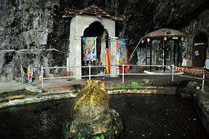 fish pond Manduka Vila in the cave of Divaguhawa