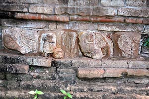 Singha carvings in the Ramba Vihara 
