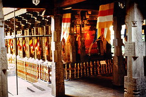 Handun Kunama in the Tooth Temple
