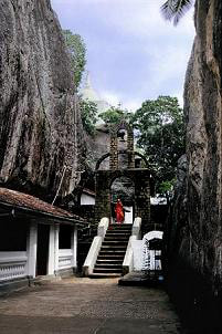 Aluvihare Rock Temple with ancient caves
