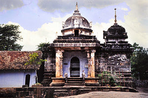 Gadaladeniya Viharaya near Kandy