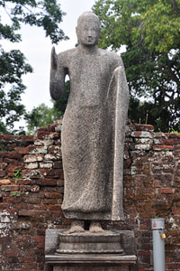 Buddha statue in Vilgam Rajamaha Viharaya