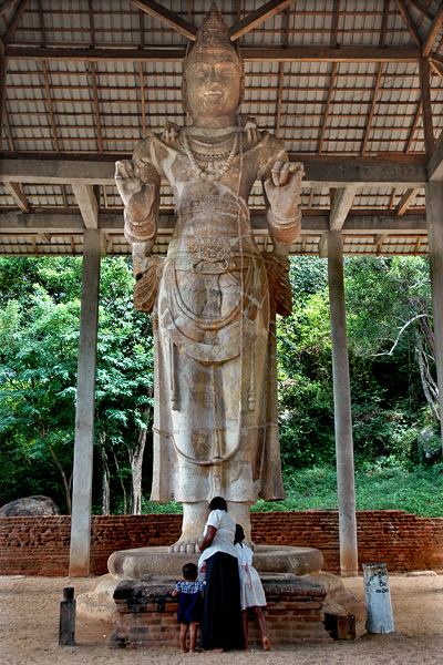Avalokiteshwara statue of Dambegoda