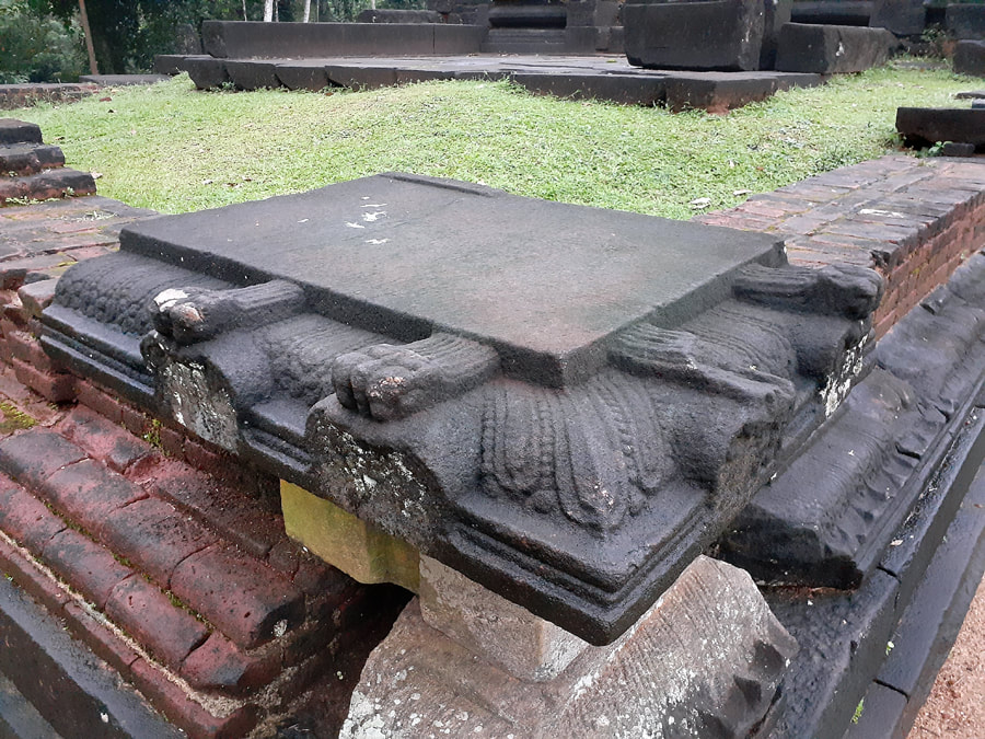 carved stone at the Barandiya Kovil