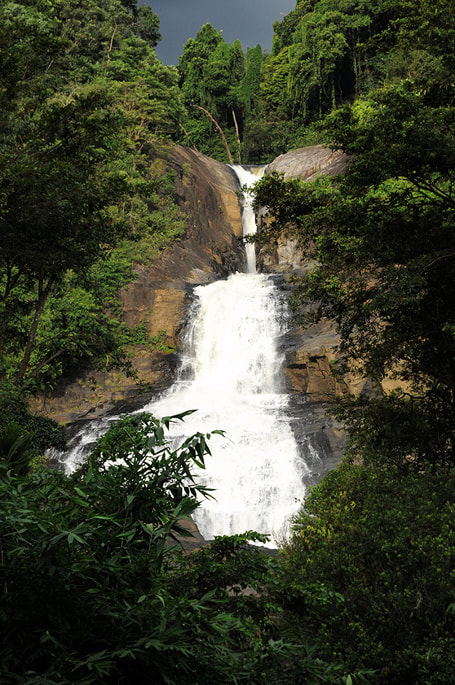 Bopath Ella waterfalls in in Ratnapura district