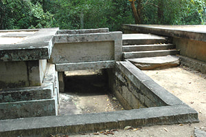 Brücke eines Padhanagara der Pansukulikas im Kloster Arankale im Distrikt Kurunegala
