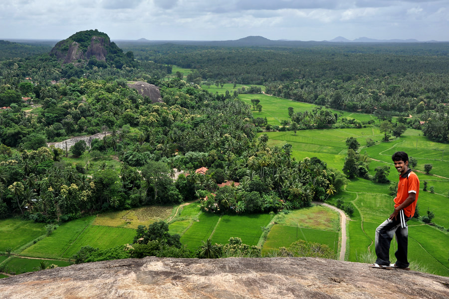 view from Dambadeniya rock