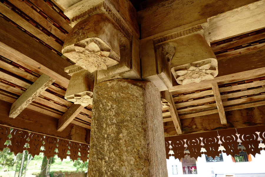 pillar with a Kandyan style