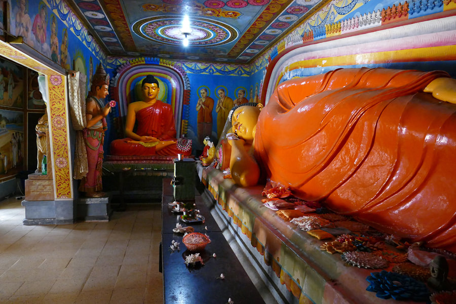 modern reclining Buddha of the Dambadeniya temple