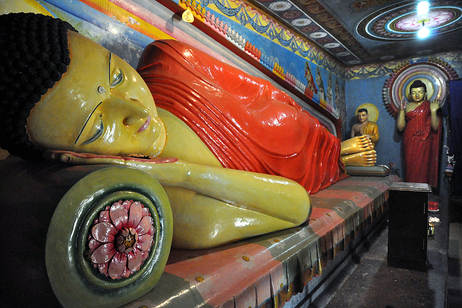 new reclining Buddha in the Vijayasundarama temple in Dambadeniya