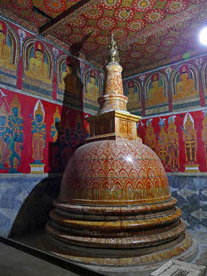 stupa inside the Pothgul Raja Maha Viharaya in Hanguranketa