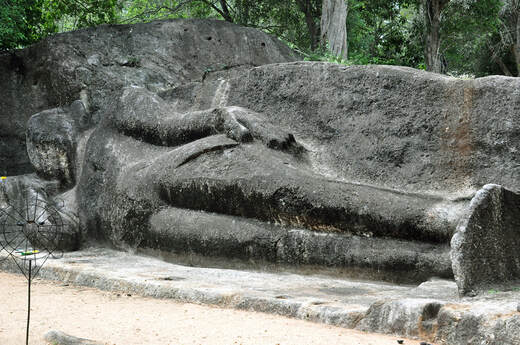 Attaragollewa Buddha statue near Bakamuna