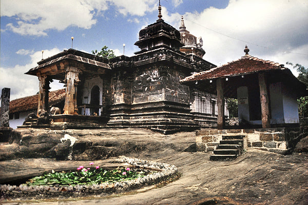 Gadaladeniya Temple from the Gampola period