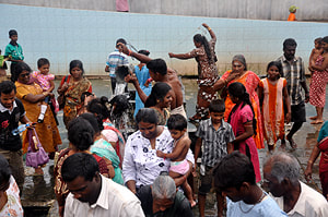 Hindu pilgrims at the Kanniya Hot Wells near Trincomalee