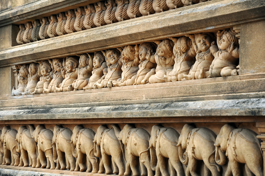 Kelaniya friezes of the Viharage
