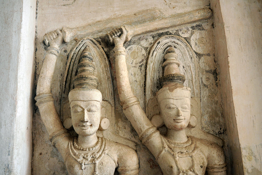 Dvarapalas in the Antarala front hall of Lankatilaka temple