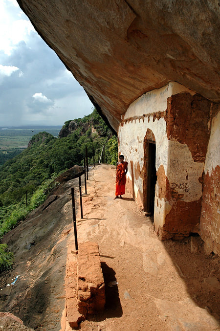 Maravidiya Cave of Dimbulagala