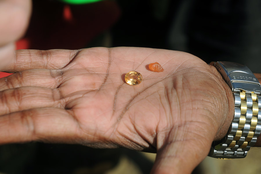 Ratnapura gem stones