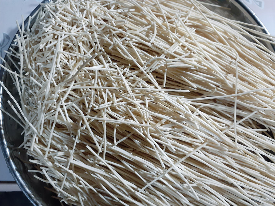 rice noodles before boiling