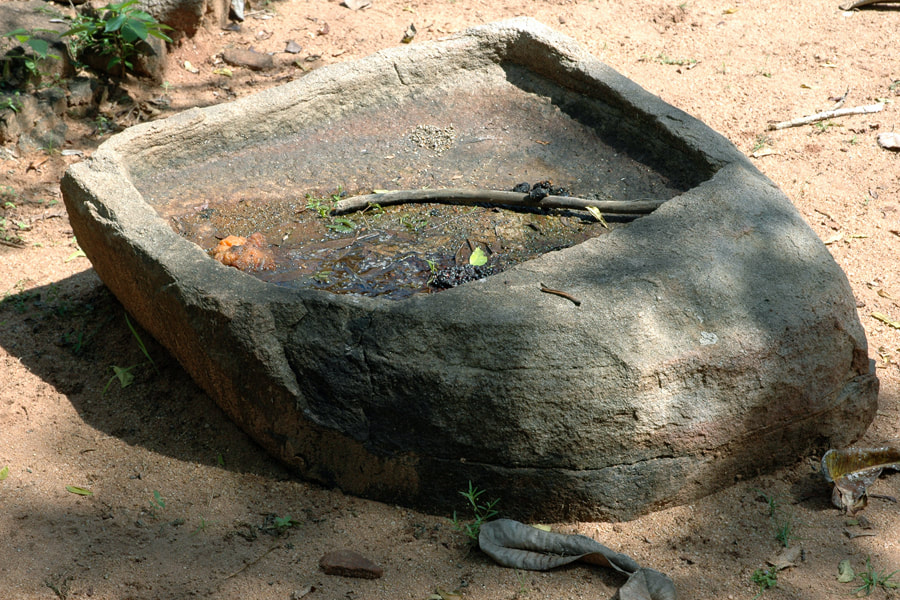 stone receptacle in Divulwewa