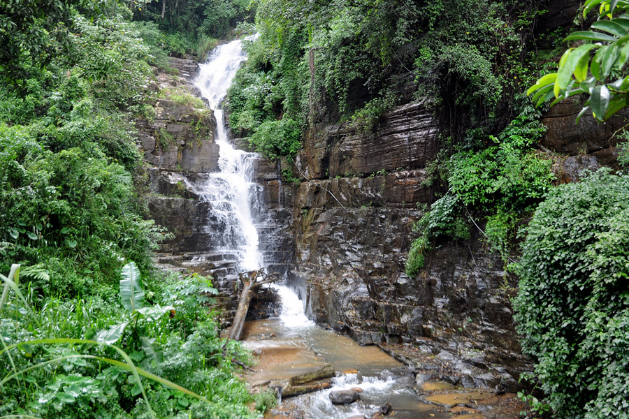 waterfalls at the road from Kandy to Nuwara Eliya 