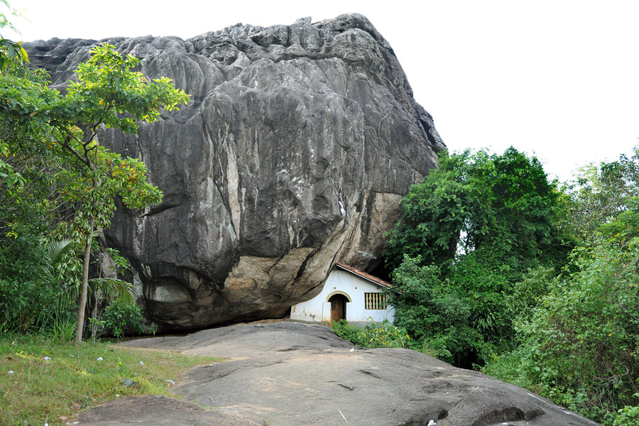 Kuti on the Ihala Maluwa of Varana Rajamaha Vihara in Sri Lanka