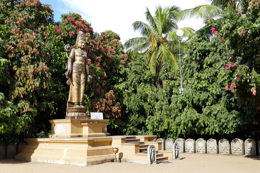 Statue of Princess Vihara-Mahadevi in Kelaniya